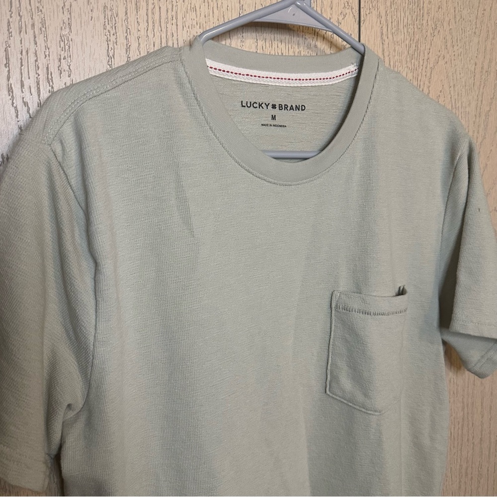Lucky Brand Pocket Tee Medium - Picture 3 of 7